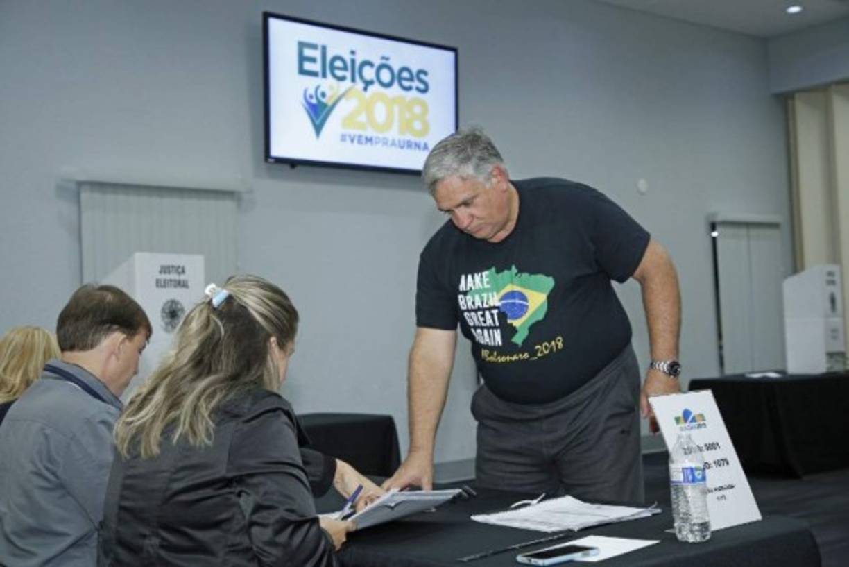 Los primeros colegios electorales abrieron a las 08H00 locales (11H00 GMT) y los últimos cerrarán a las 22H00 GMT. Los resultados deberían conocerse rápidamente, en este país de 147,3 millones de empadronados, con un sistema de votación electrónico.