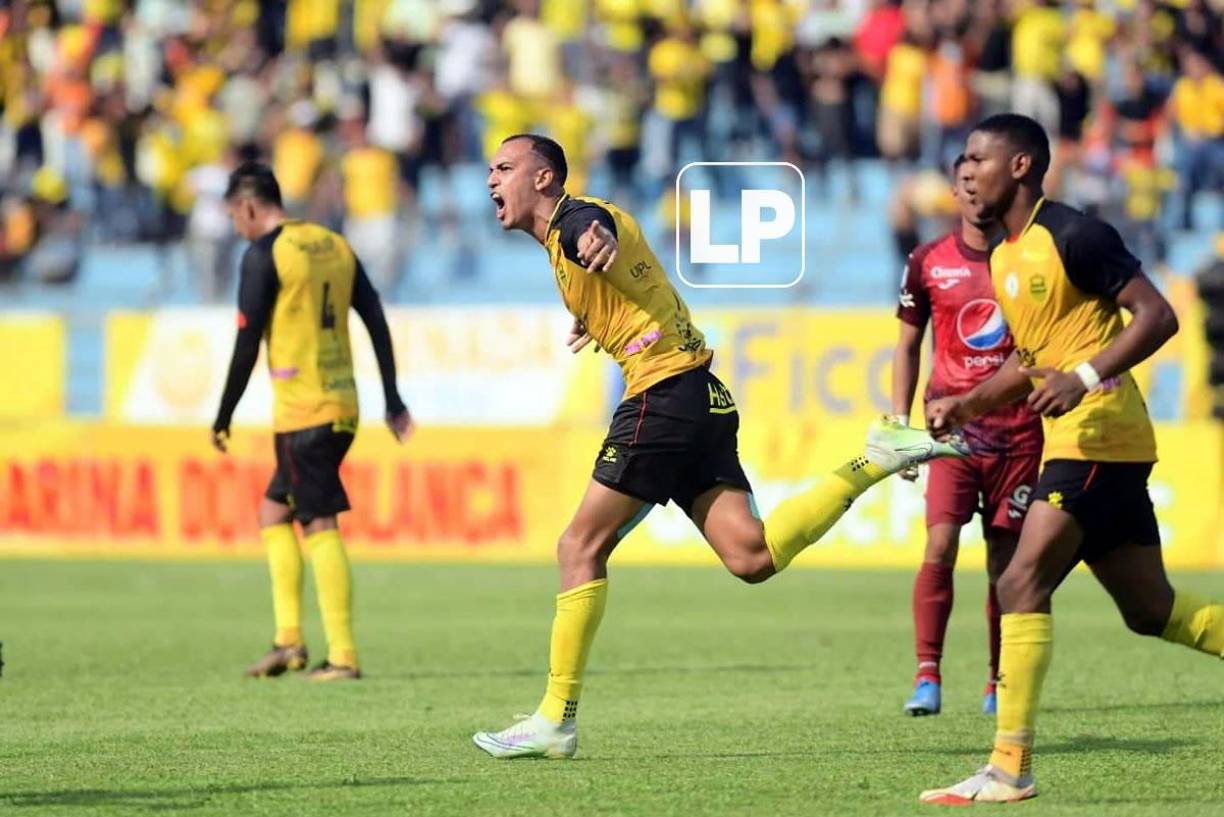 Devron García celebrando su gol que abrió el marcador en el juego de vuelta de la final.