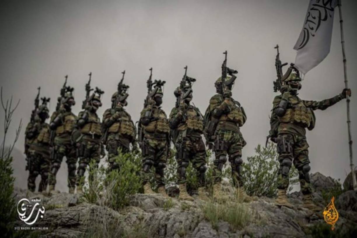 Está estrechamente relacionada con la red Haqqani, una organización considerada terrorista por Estados Unidos pero con un peso importante entre los talibanes. Dos de sus representantes asisten en Kabul a las negociaciones sobre el nuevo gobierno.