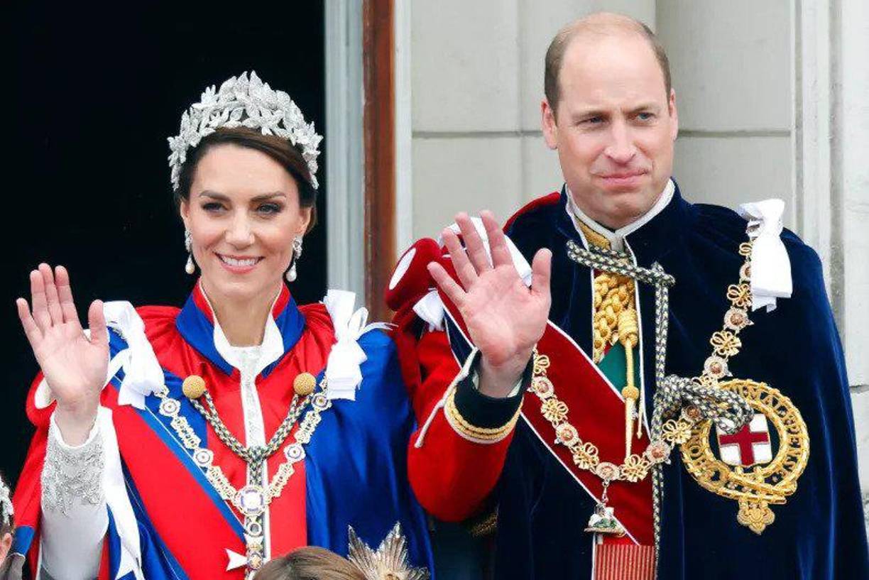 Los príncipes de Gales, William y Catherine, acapararon la atención en la solemne ceremonia.