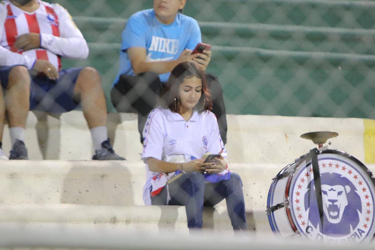 Las fanáticas del Olimpia también captaron la atención de las cámaras de Diario LA PRENSA en Comayagua. 