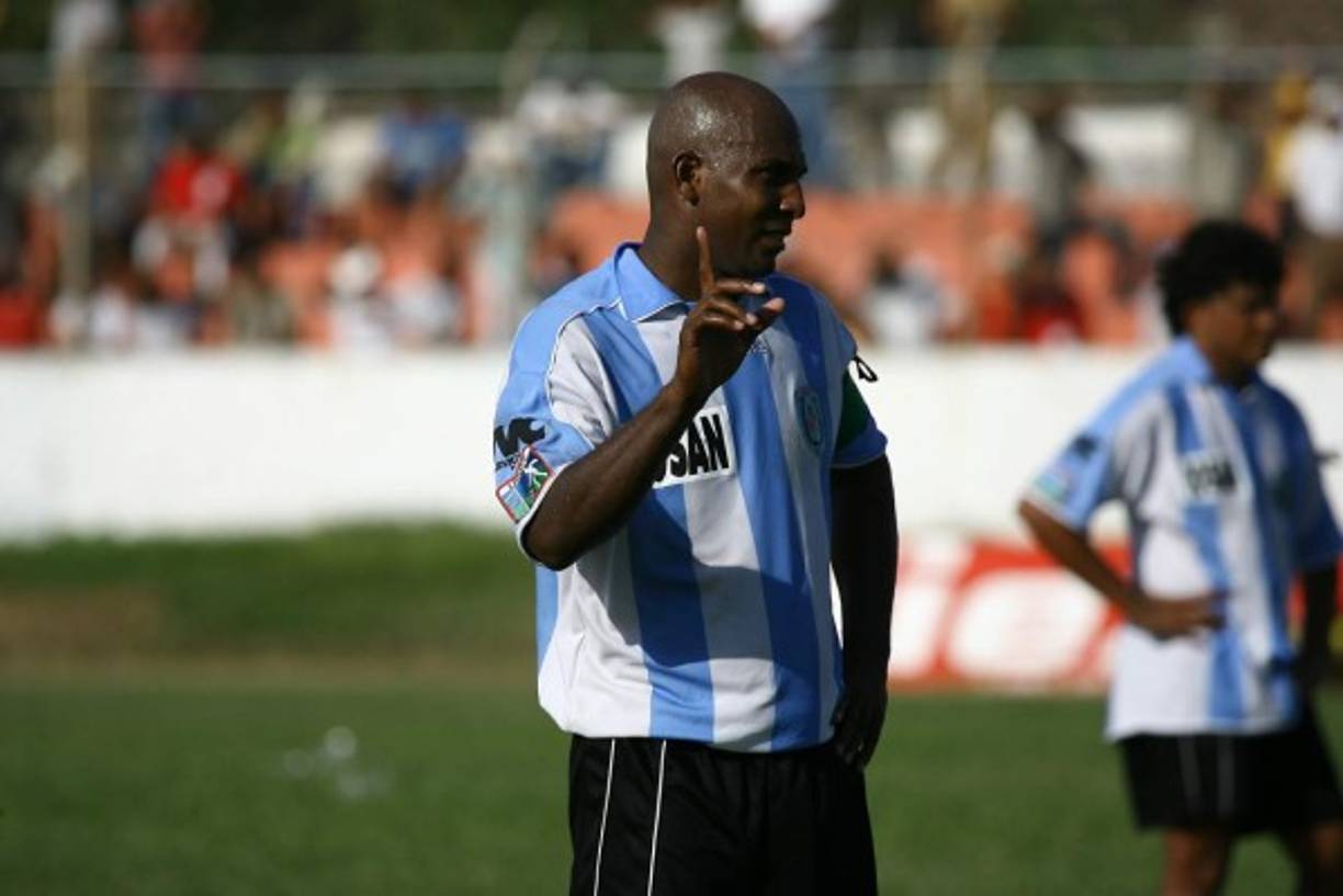 <br/>Harold Yepes: El colombiano ha sido otros de los que se han quedado a virir en Honduras. Llegó como jugador y se desempeñó en clubes como Vida, Real Patepluma, Atlético Olanchano y Broncos de la Universidad en Honduras .