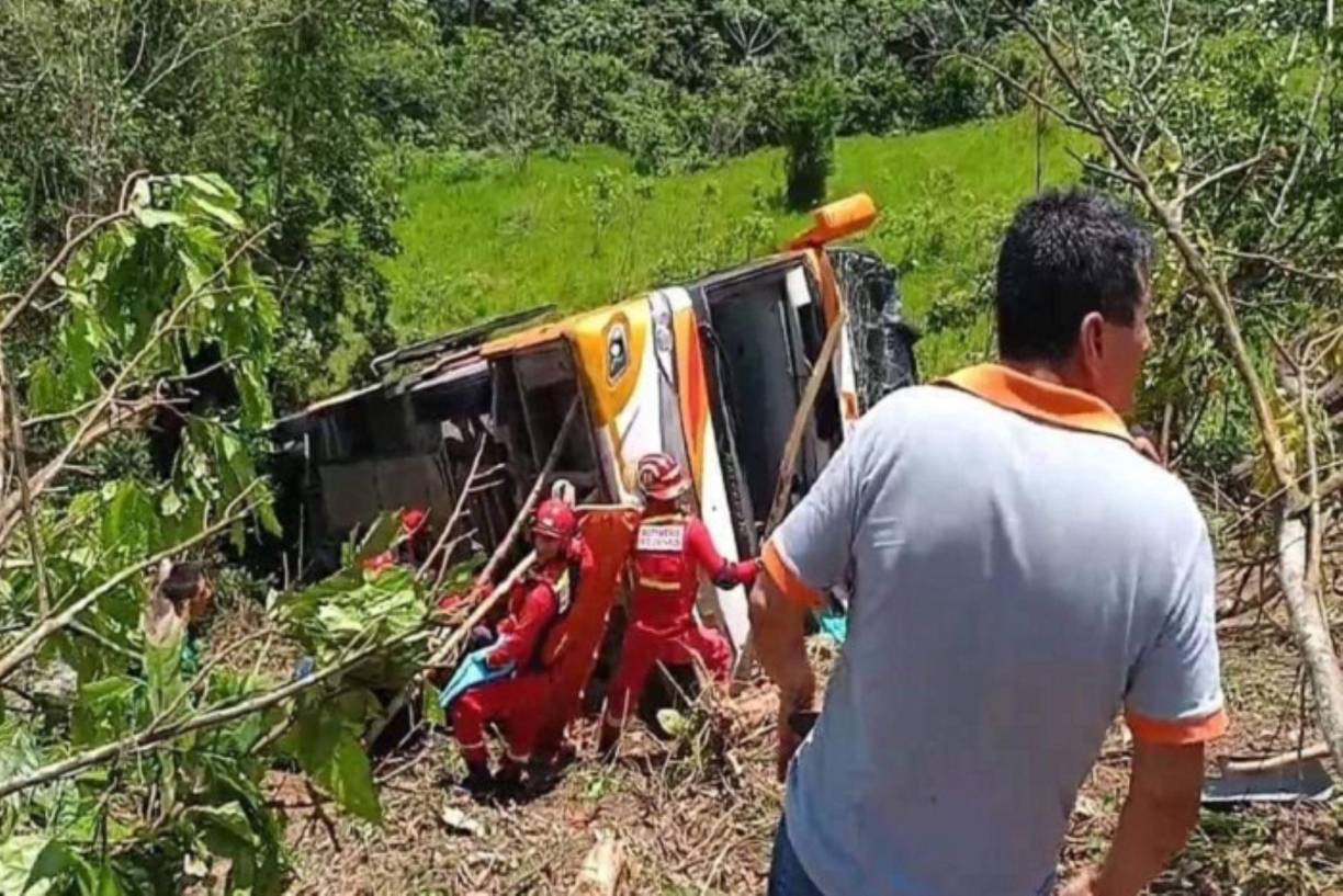 “También hacemos seguimiento a gestiones del Gobierno Regional, desde donde se coordina con la Fuerza Aérea el traslado humanitario de los padres de familia”, añadió. 