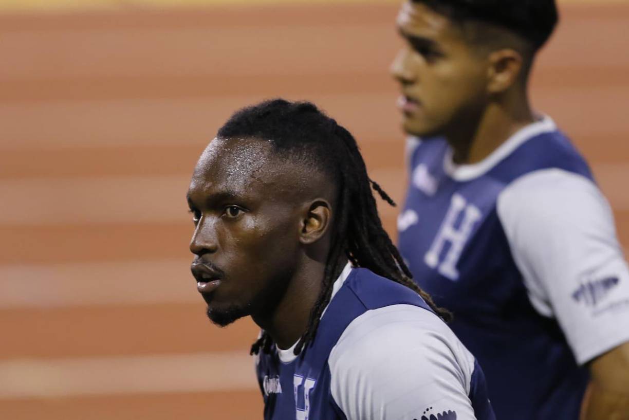 Alberth Elis: El veloz jugador hondureño del Bordeaux de Francia se recuperó de la lesión y estará en el ataque de la Bicolor. La Panterita jugará por el sector derecho.