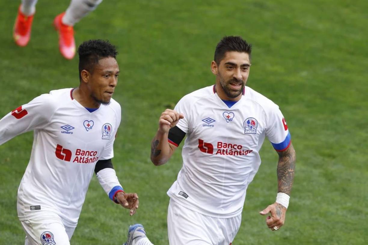 GASTON DÍAZ - Zaguero de nacionalidad argentina que salió después de un torneo en el Olimpia de Pedro Troglio.