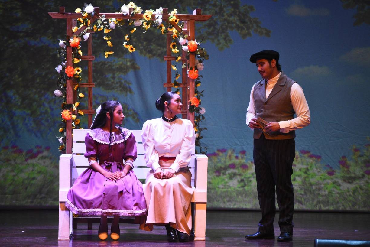 Los distintos escenarios desmontables fueron el toque perfecto para transportar a cada espectador a una época de antaño.