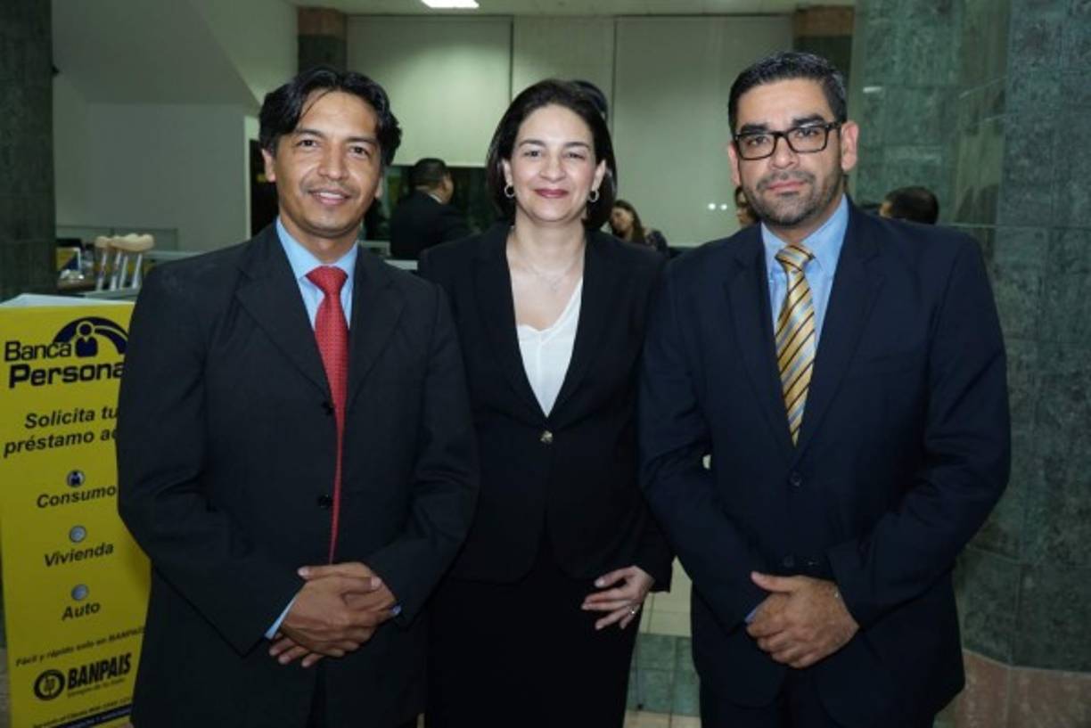 Tomás Lagos, Mónica Canahuati y Steve Rivera.