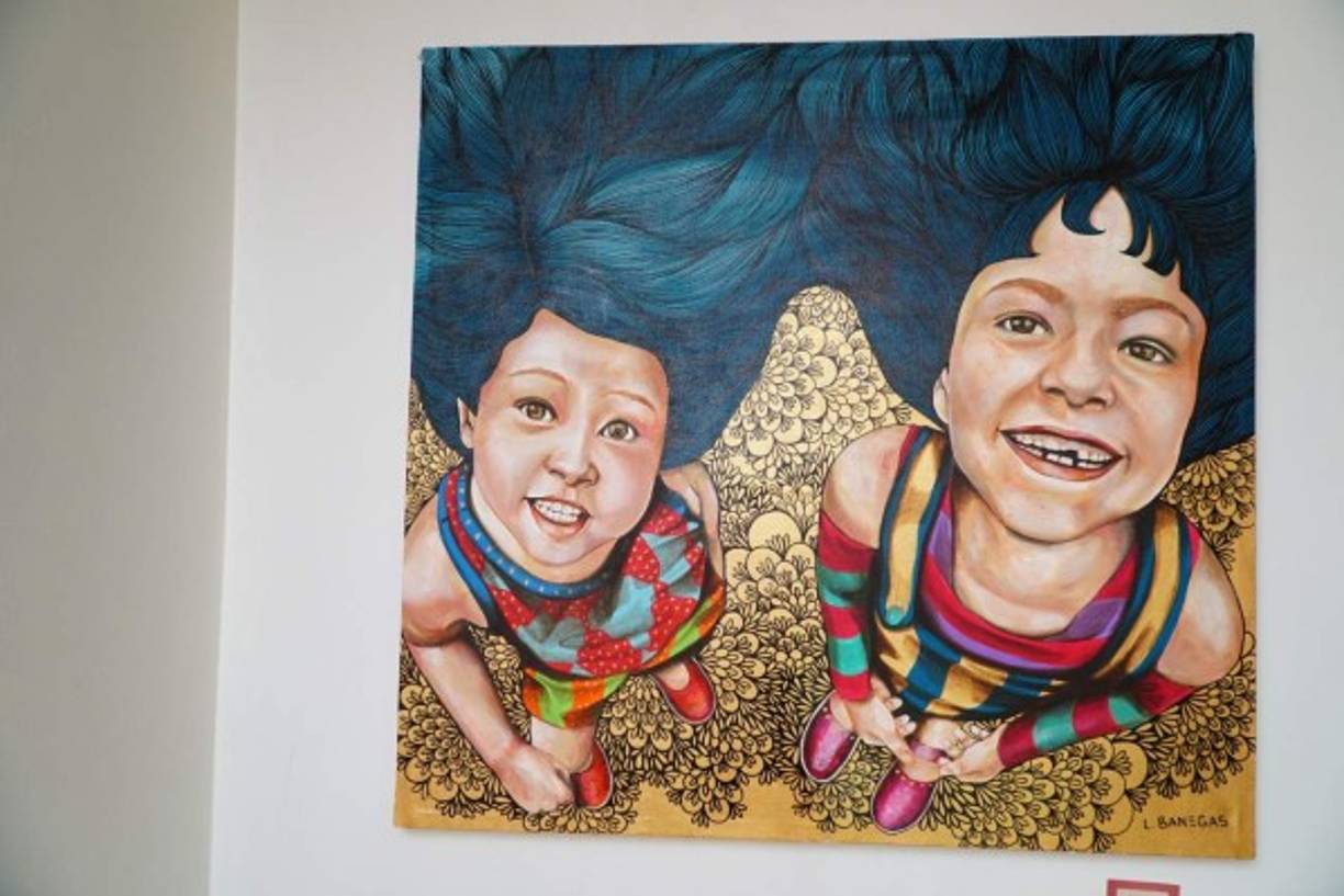 Colección con sello de mujer 'Se vino la felicidad'.