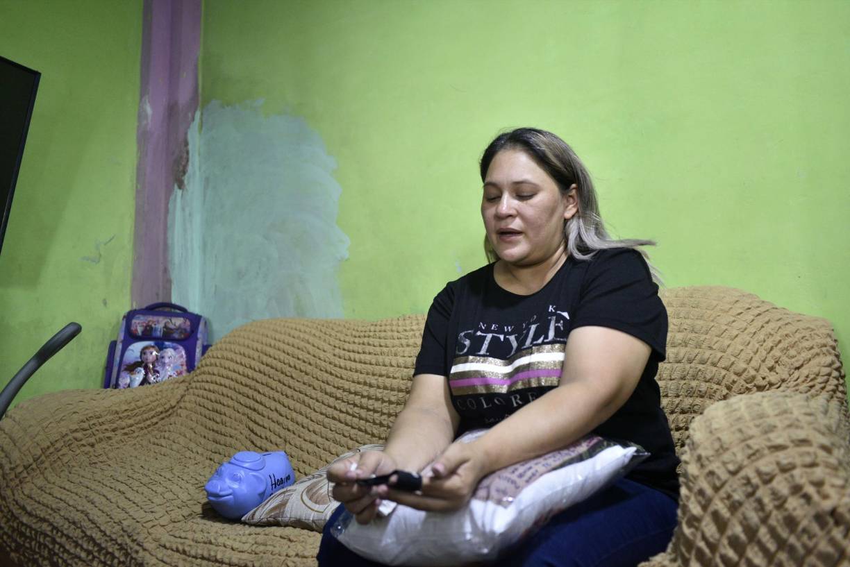 Aficionados siguen gritando eufóricamente los goles, la Liga Nacional aún no fortalece los anillos de seguridad por pleitos de las barras y ninguno de los dos equipos deportivos de la ciudad (Marathón-Real España) fue capaz de rendir tributo a una de las aficionadas jóvenes más devotas de este deporte.