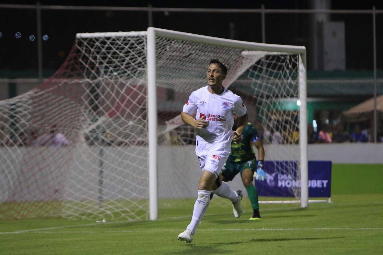 La gran novedad en la alineación merengue fue la de Ignacio Colombini. El argentino debutó oficialmente con Olimpia en Liga Nacional.