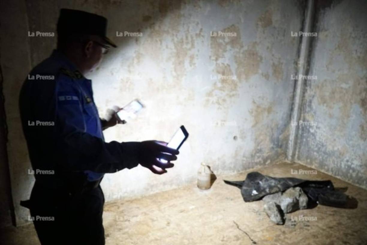 Todo parece indicar que el túnel de al menos dos metros de profundidad era utilizado como su centro de operaciones.<br/>