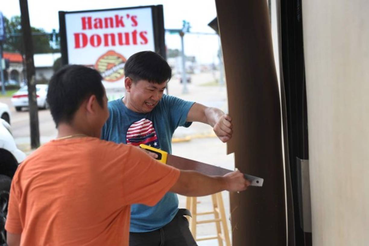 El patrón de trayectoria indica que por la tarde se acercará al área 'Alta de Texas' y el suroeste de Luisiana y esta noche o el jueves por la mañana entrará en la tierra.