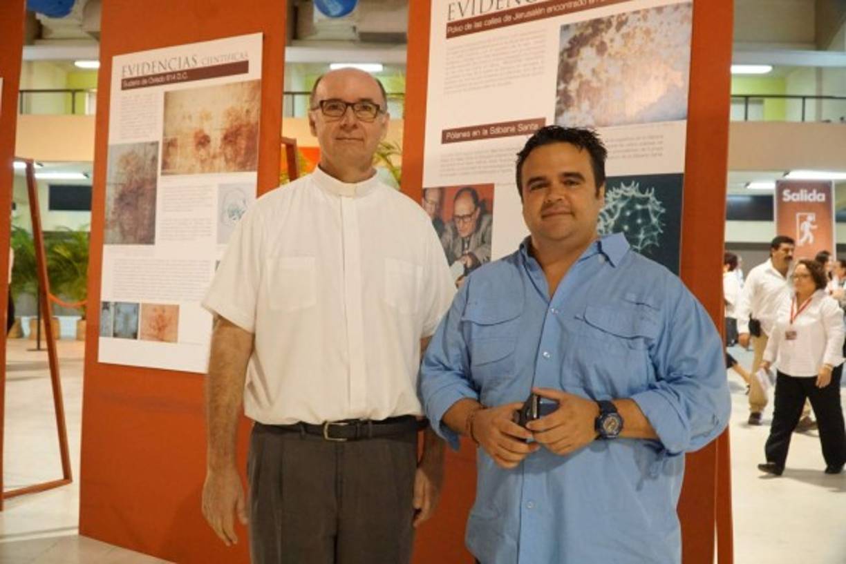 Padre Vicente Nacher y Roberto Adrián .