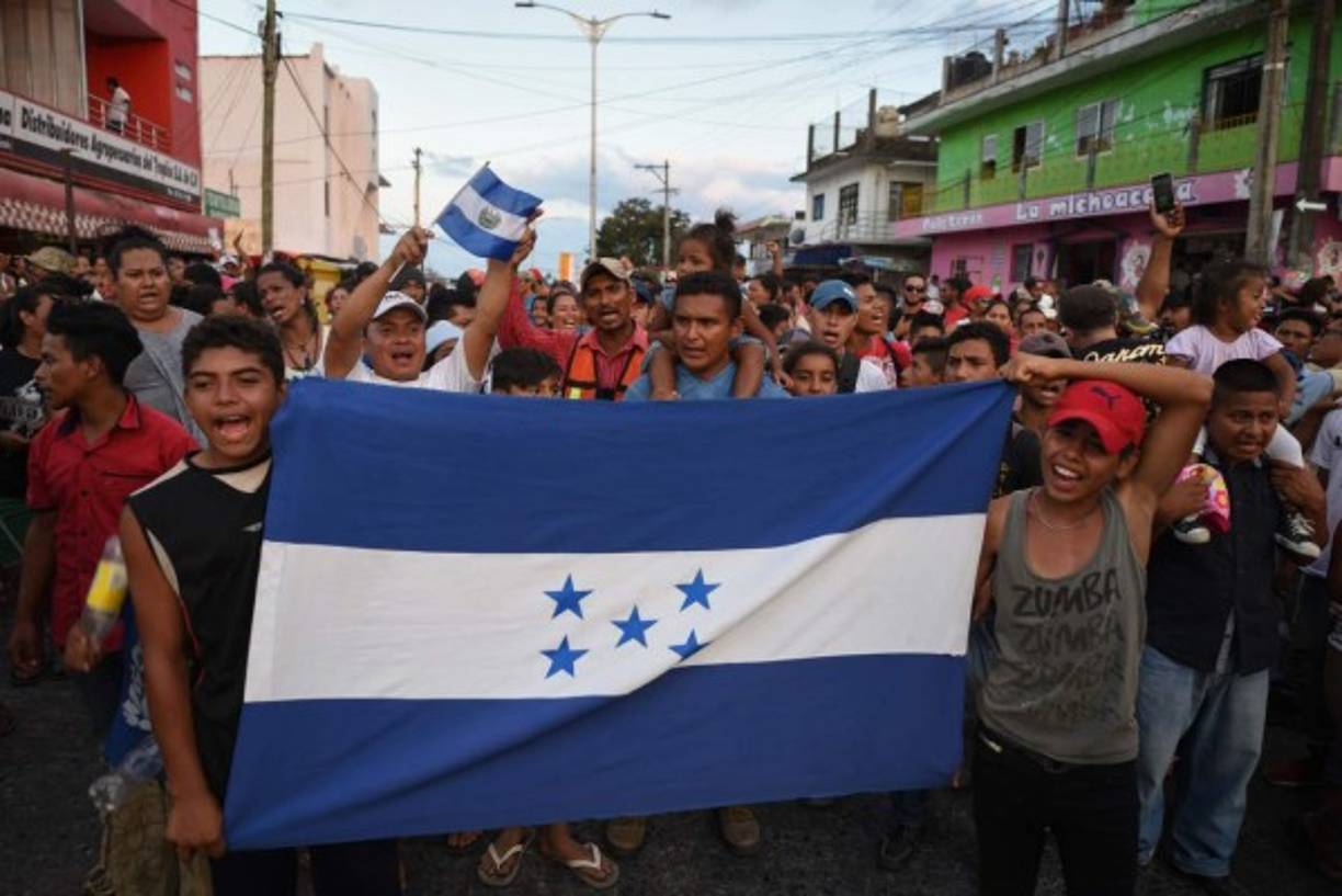 Los migrantes hondureños participaron en una protesta en Oaxaca tras los ataques de Trump contra México por permitir el paso de la caravana.