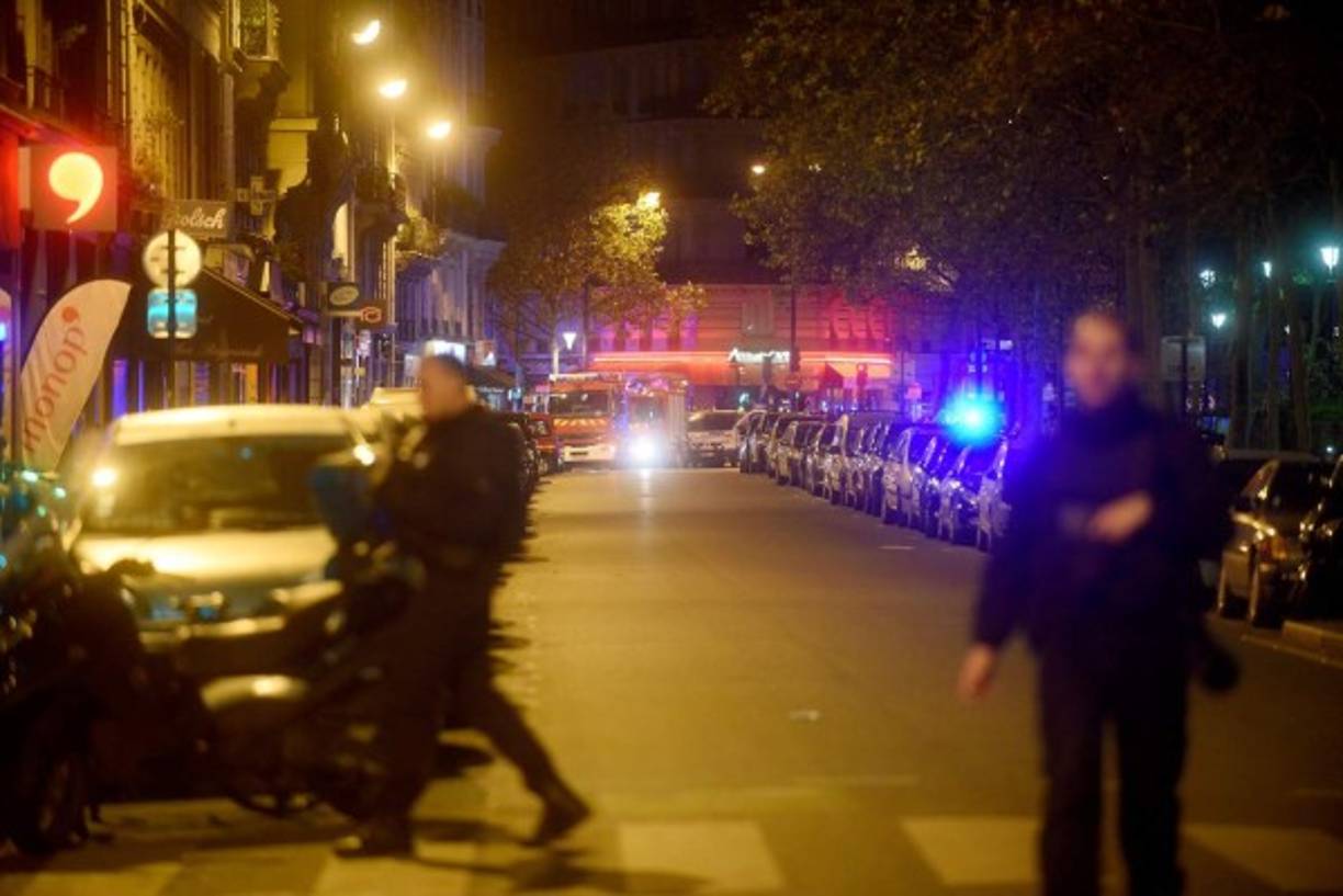 Según los medios franceses, en el interior de la sala se ha cometido una auténtica 'carnicería'.