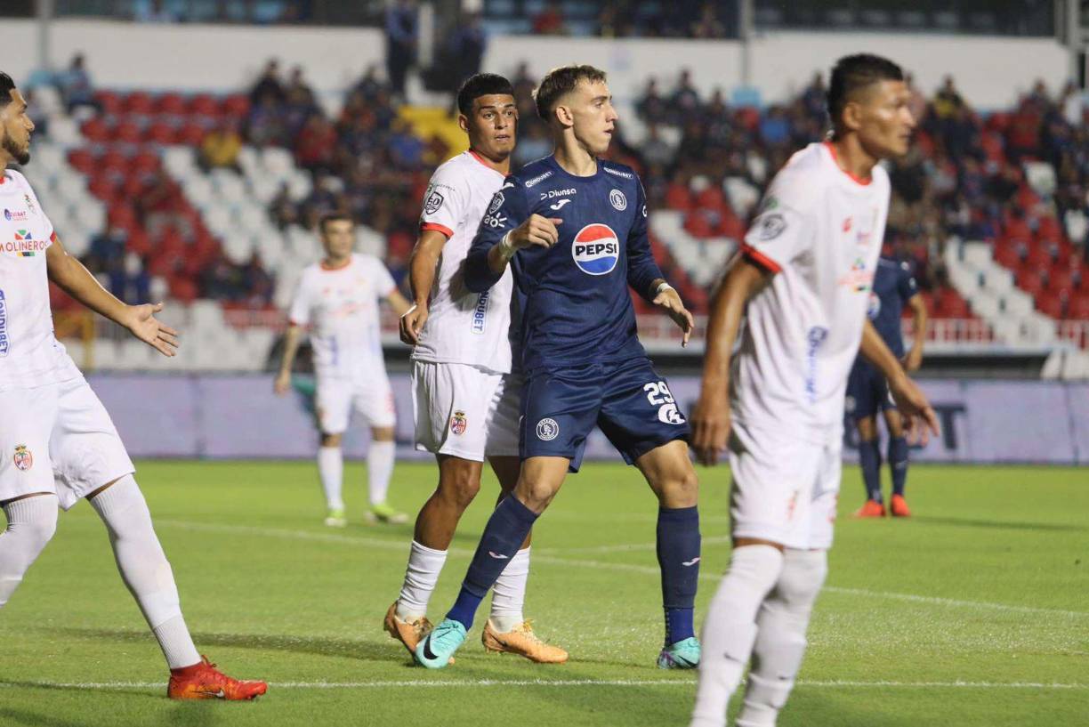 Posteriormente, nos trasladamos al duelo entre Motagua y Real Sociedad que no decepcionó con la cuota de goles. 