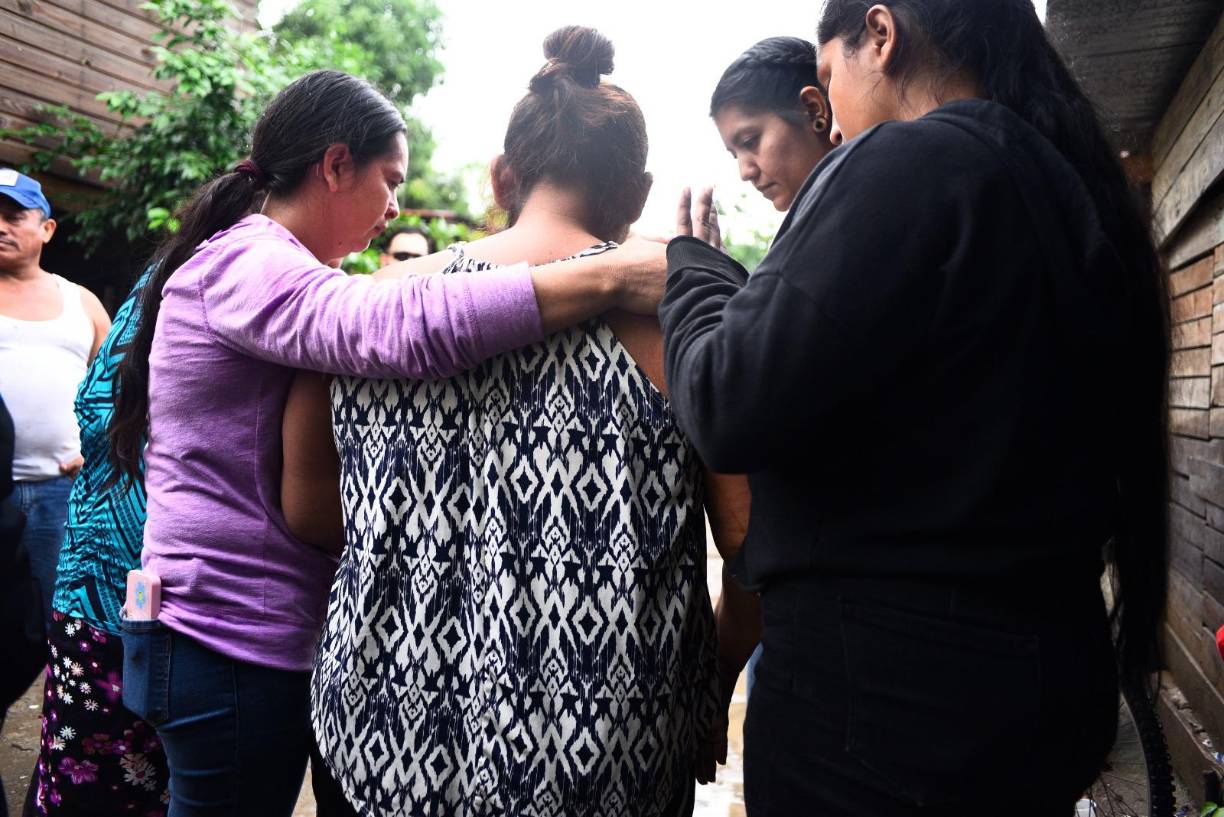 “Es muy triste perder a alguien tan joven y con toda una vida por delante. Esto también nos hace reflexionar sobre la necesidad de mejorar las instalaciones eléctricas en nuestras colonias”, expresó una vecina de la víctima