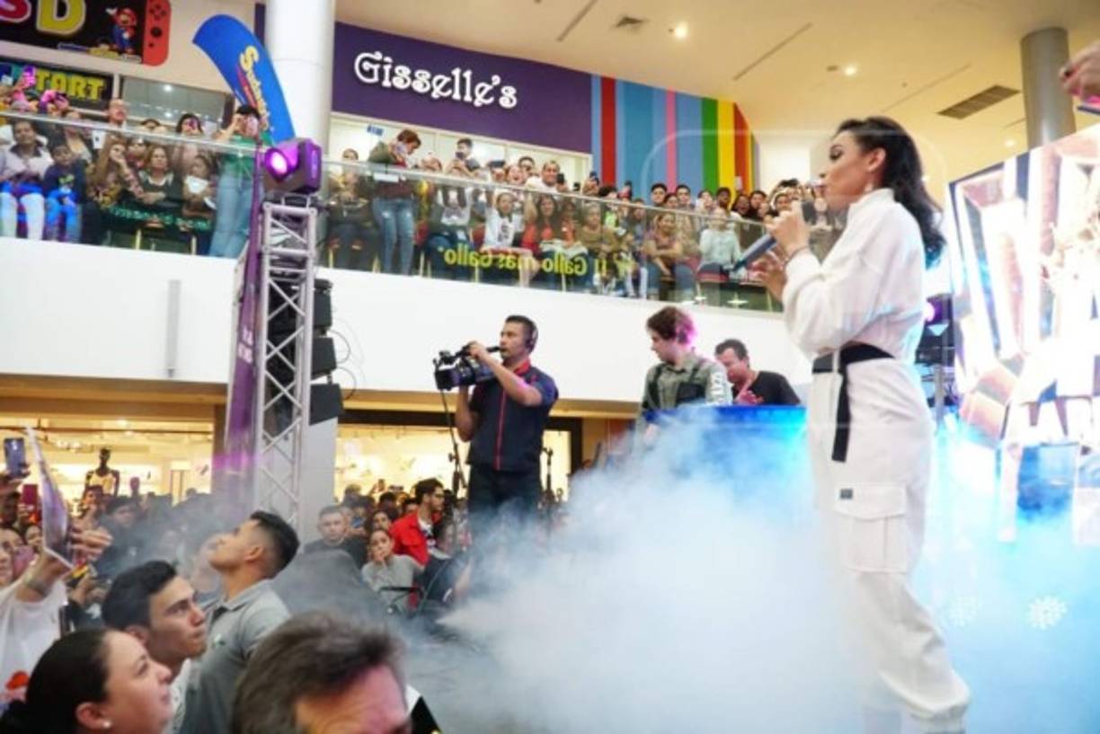 La hondureña recién llegó el pasado 27 de febrero desde México, donde había pasado las últimas 16 semanas participando en La Academia.