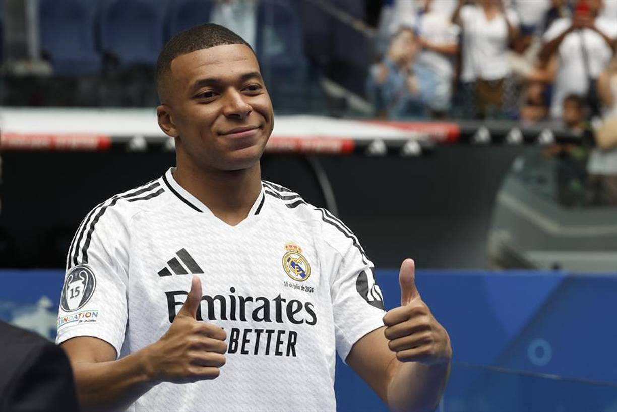 Mbappé firmó con el Real Madrid por cinco temporadas y este martes en su presentación reiteró su amor por el club. El club aún no ha hecho oficial los honorarios de su última incorporación, pero han destapado su salario.