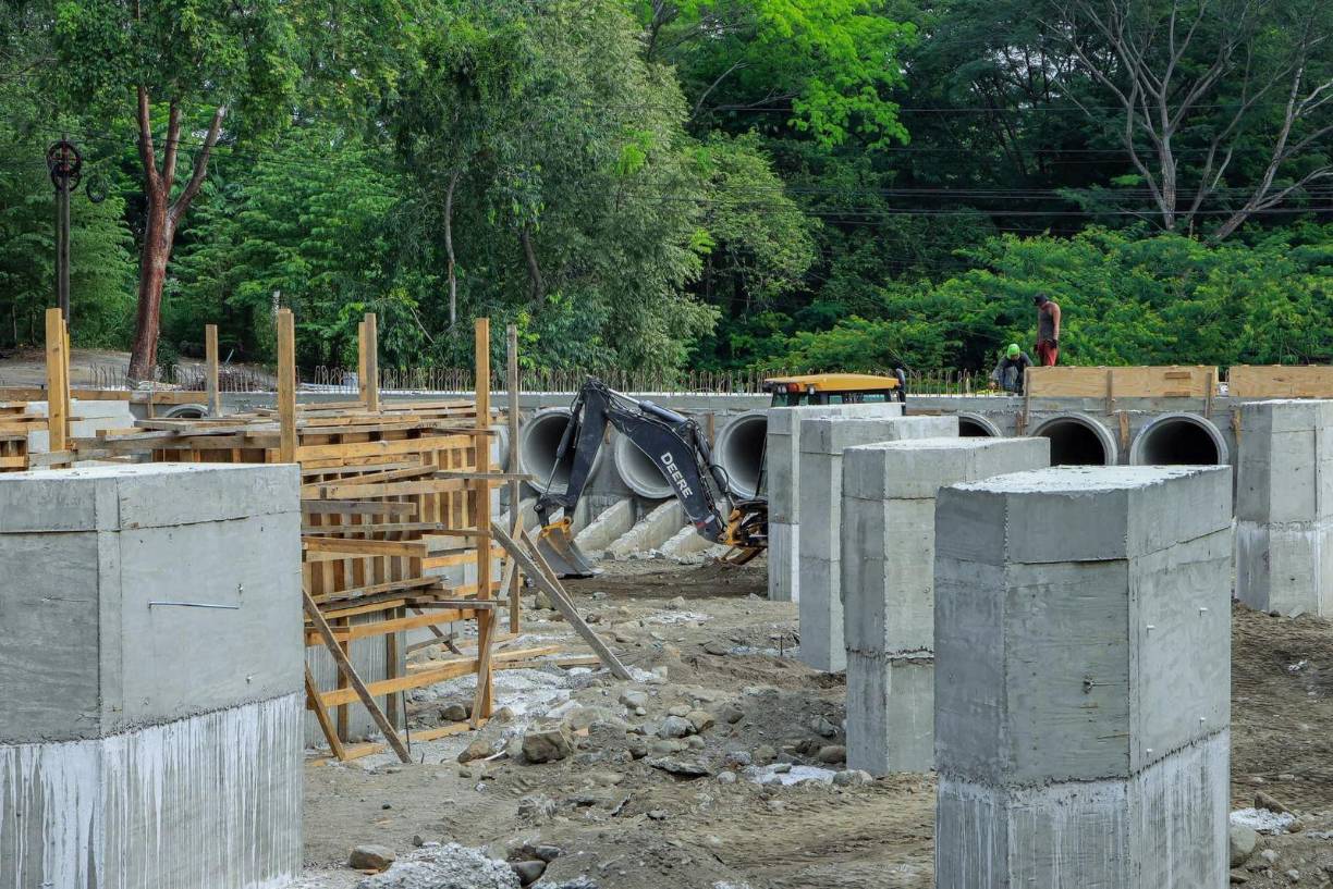 La obra beneficiará y dará seguridad vial a conductores y peatones que transitan por el lugar. 