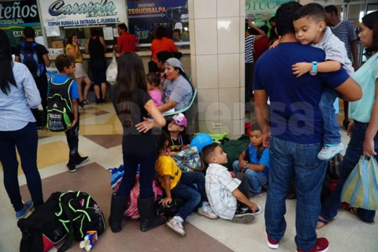 Antes de las 10:00 am las compañías que prestan el servicio agotaron los pasajes y esperaban habilitar más en horas de la tarde.<br/>