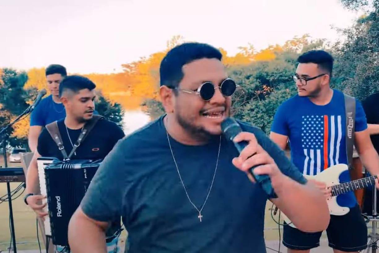 Contaba con una gran cantidad de seguidores en sus redes sociales, quienes han expresado sus condolencias a la familia y amigos del talentoso artista. 