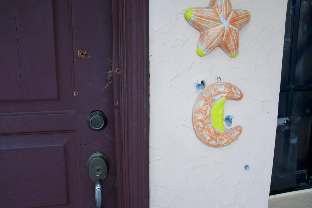 Las <b>autoridades</b> de la Policía continúan investigando el motivo del atentado.