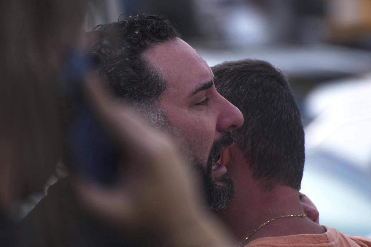 Al parecer cuando vio la reacción de las profesoras, huyó saltando de nuevo el muro por el que había entrado y se fue hasta un cuartel de la Policía Militar para entregarse. Desde entonces, se ha mantenido en silencio.