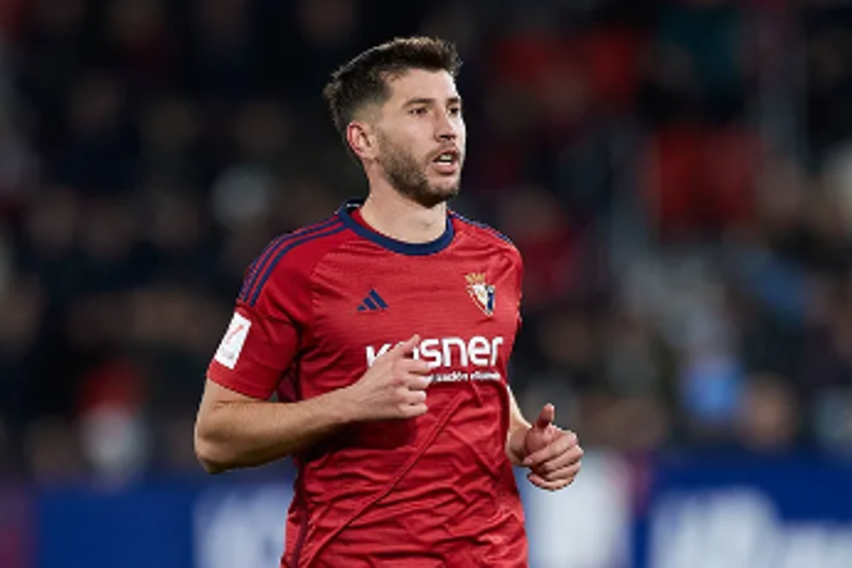 Según informa SER Navarra, el Al Shabab ofrecería 6 millones de euros por el defensa español, David García, pero la cláusula del jugador es de 20 ‘kilos’.