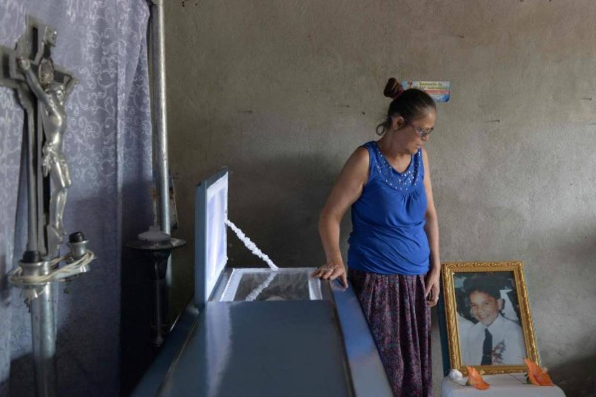 En tanto, cientos de familias se encuentran enlutadas tras perder a un ser querido en la lucha que ha ocasionado ríos de sangre en el vecino país.