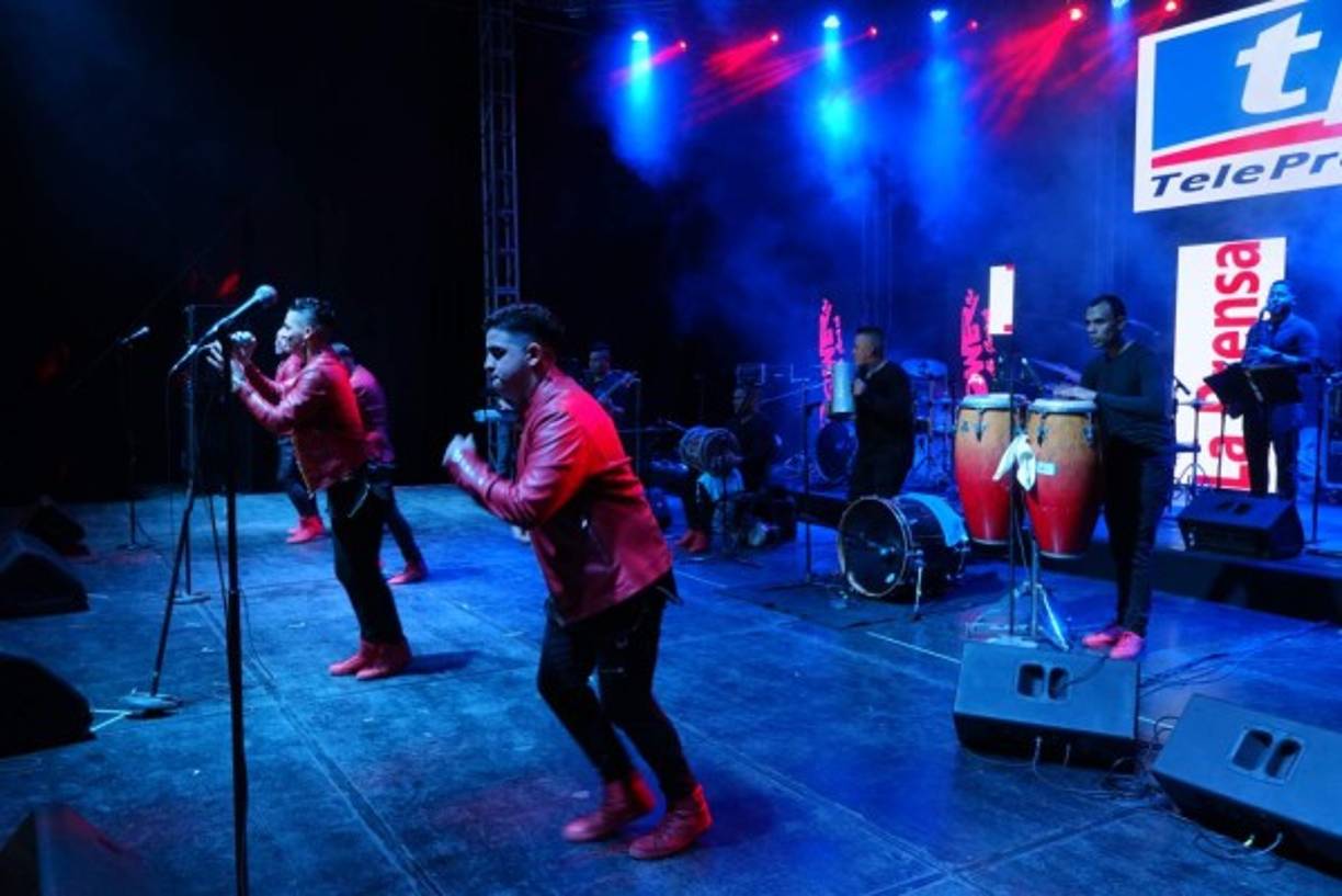 LA GRAN BANDA. Los amantes de la música tropical tienen un cita con La Gran Banda este jueves 5 de octubre en el restaurante 10 para la Res a partir de las 9:00 pm. Esa misma noche también se presentarán las agrupaciones La Makina show de Honduras y Los Silver Star. La entrada tiene un costo de L180.