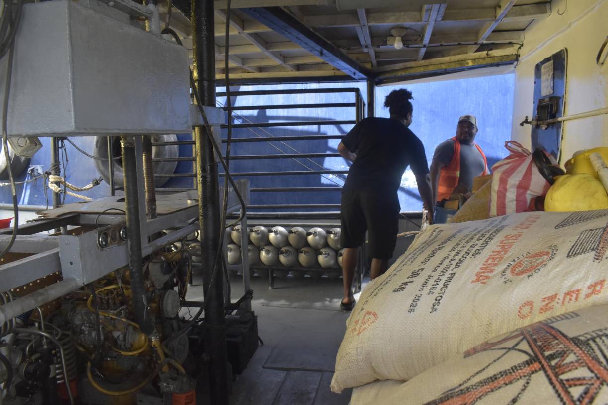La pesca por nasa ha aumentado en los últimos años, cada vez más embarcaciones salen a faenar al mar Caribe del muelle de cabotaje de La Ceiba. 