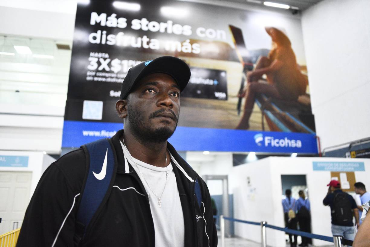 Él junto a Arístides Dolmo Suazo y Howard Samuel Pandy Tennyson decidieron lanzarse de la embarcación, mientras que los otros tripulantes, que no lograron ser encontrados, tomaron otra decisión.