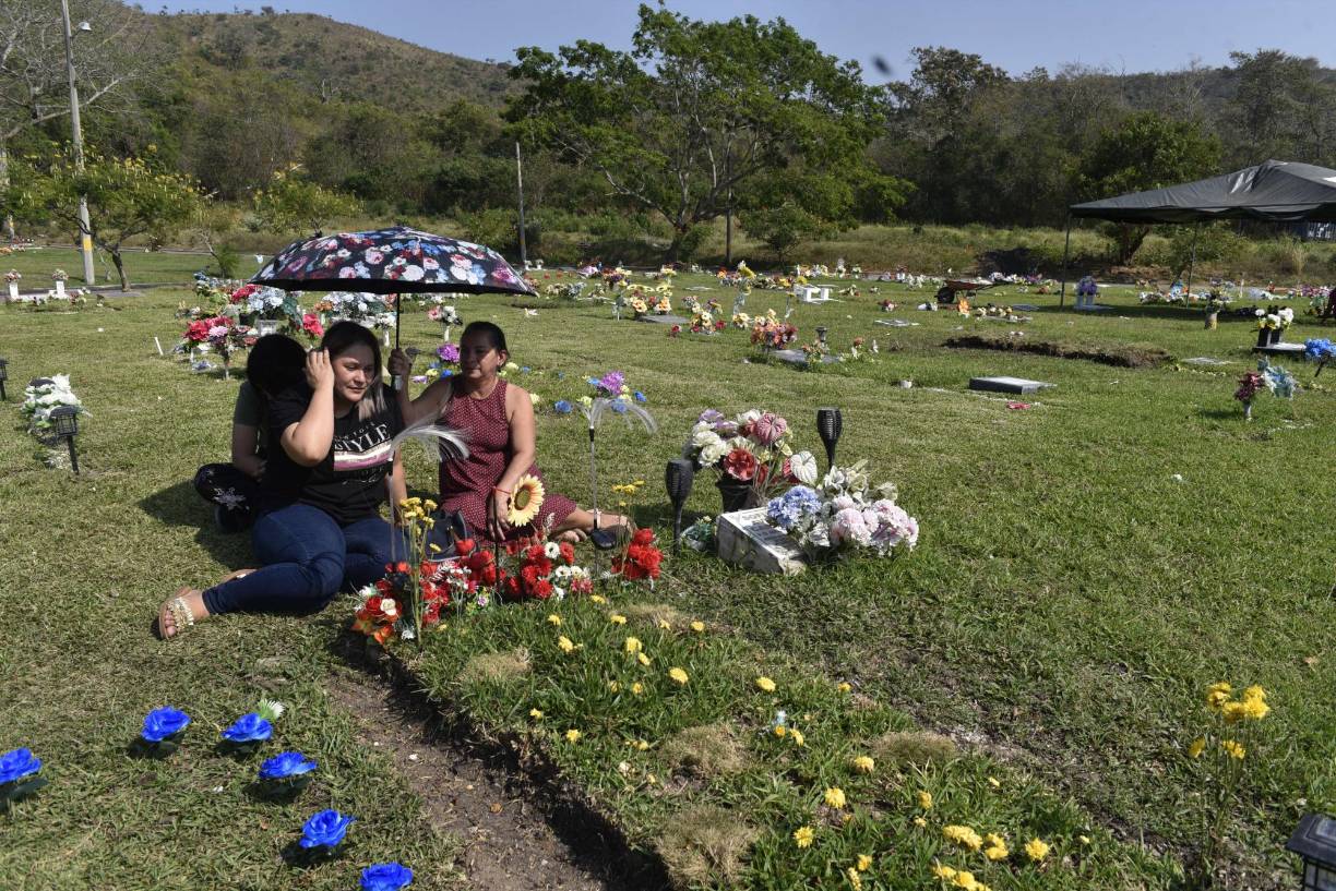 Jayro decidió irse a comer junto a sus hijos Noha (de 2) y Keiry. Alrededor de las 6:00 pm, Glenda recibió una videollamada donde Jayro le pedía tranquilidad por Noha.
