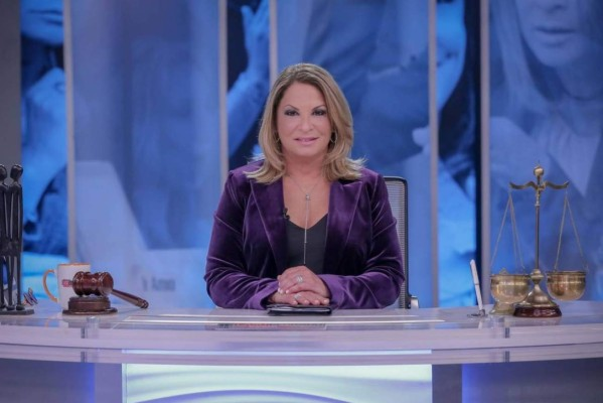 Ana María Polo presentadora de Caso Cerrado publicó una foto en traje de baño pero esta vez para hacer conciencia y ayudar a las Bahamas.