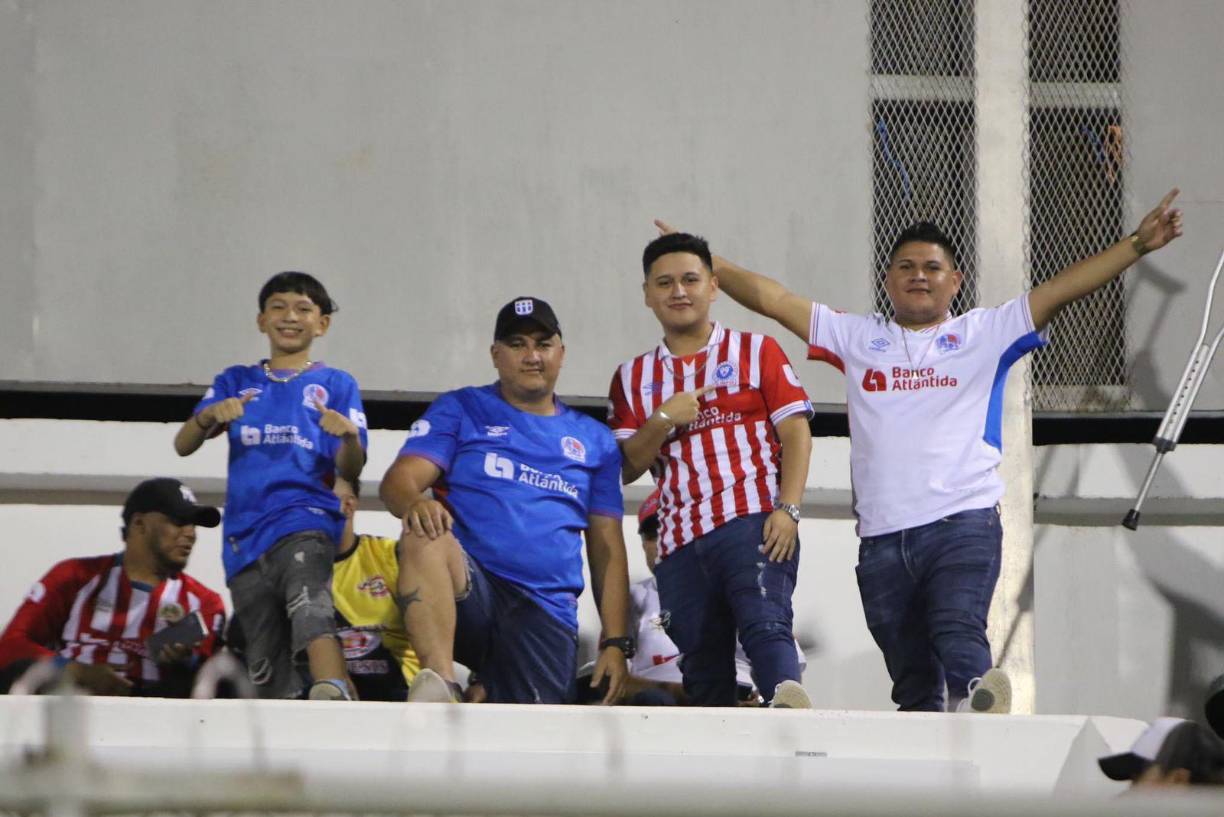 Génesis-Olimpia: Ambientazo, el “León” y chicas engalanan en Comayagua