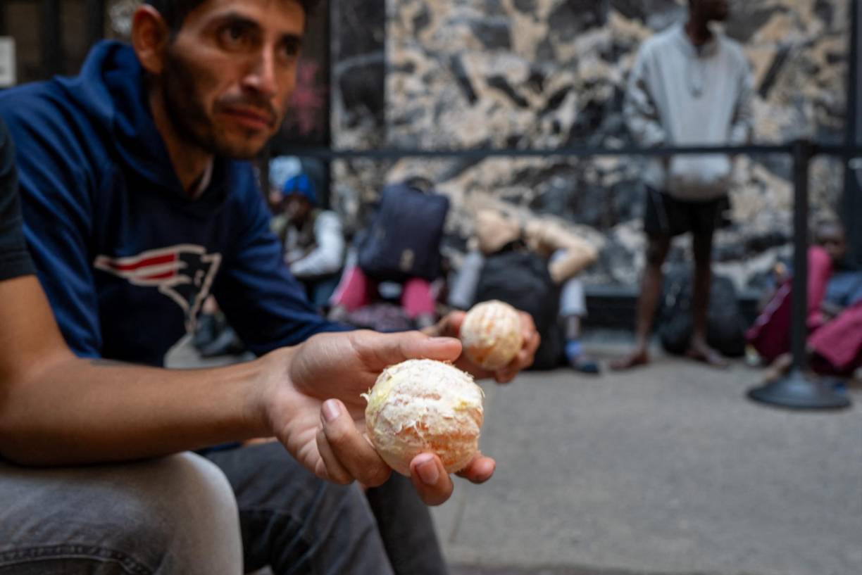 Más de 90.000 inmigrantes, mayormente de Centroamérica y Sudamérica, llegaron a <b>Nueva</b> <b>York</b> desde abril del año pasado y sometieron los servicios a extrema exigencia.