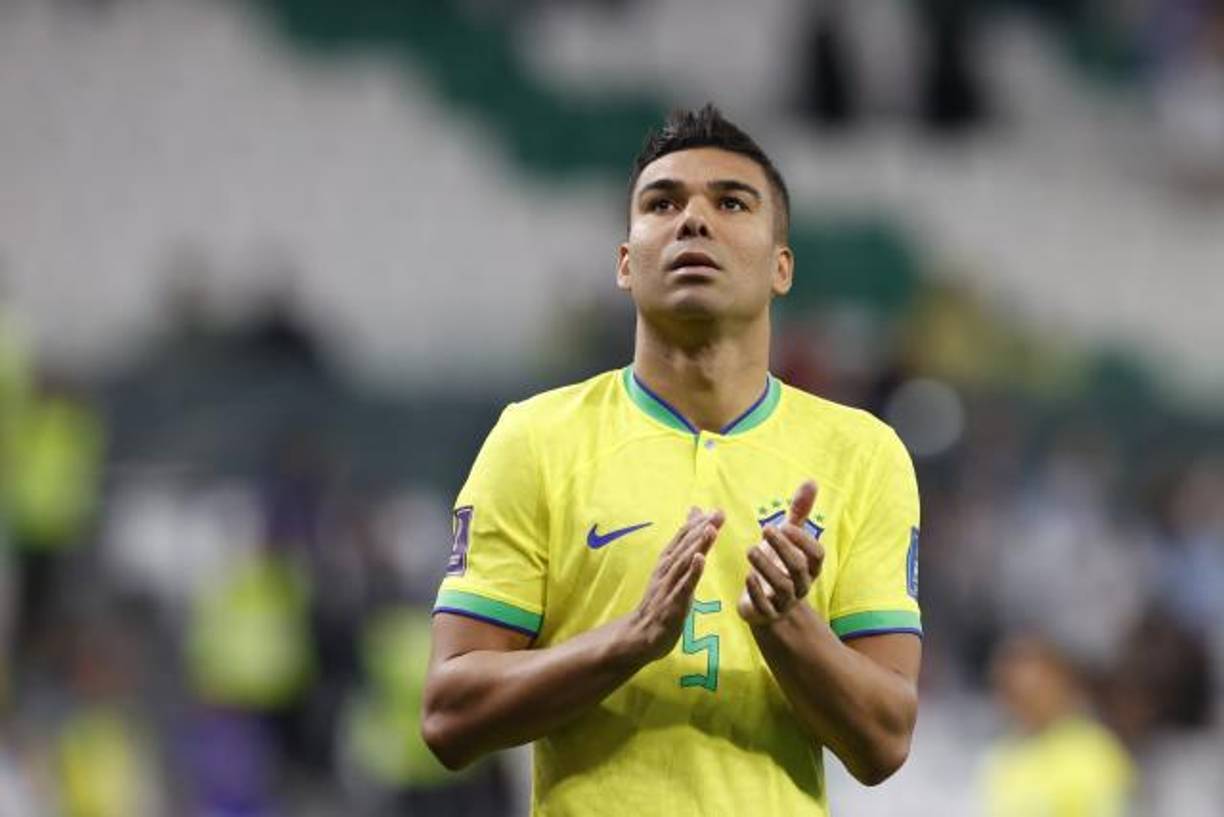 La modelo con la que supuestamente Casemiro tuvo una aventura, trabajaba como vendedora en una tienda de chocolates y renunció para poder disfrutar la vida con el futbolista, así informa la noticia filtrada por el reportero brasileño.