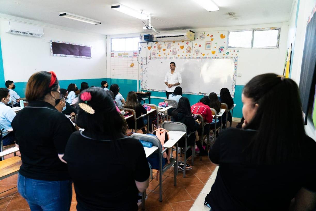 Wilmer compartió que estará un mes en el país, para impartir capacitaciones, acercarse a los productores y filmar un documental con el que busca promover el café hondureño en el mercado británico.