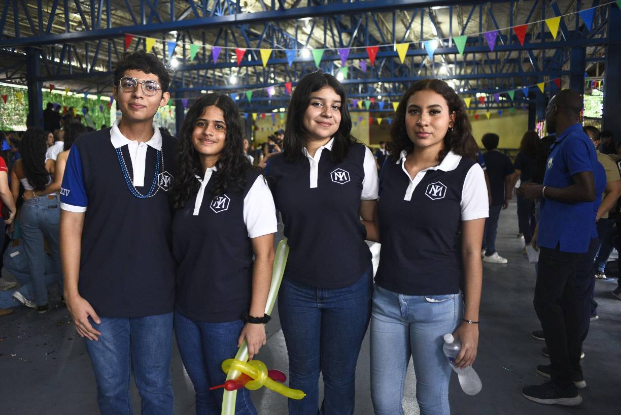 Dylan Peña, Estefani Ortega, Sophie Cabrera y Jeimy Mejía