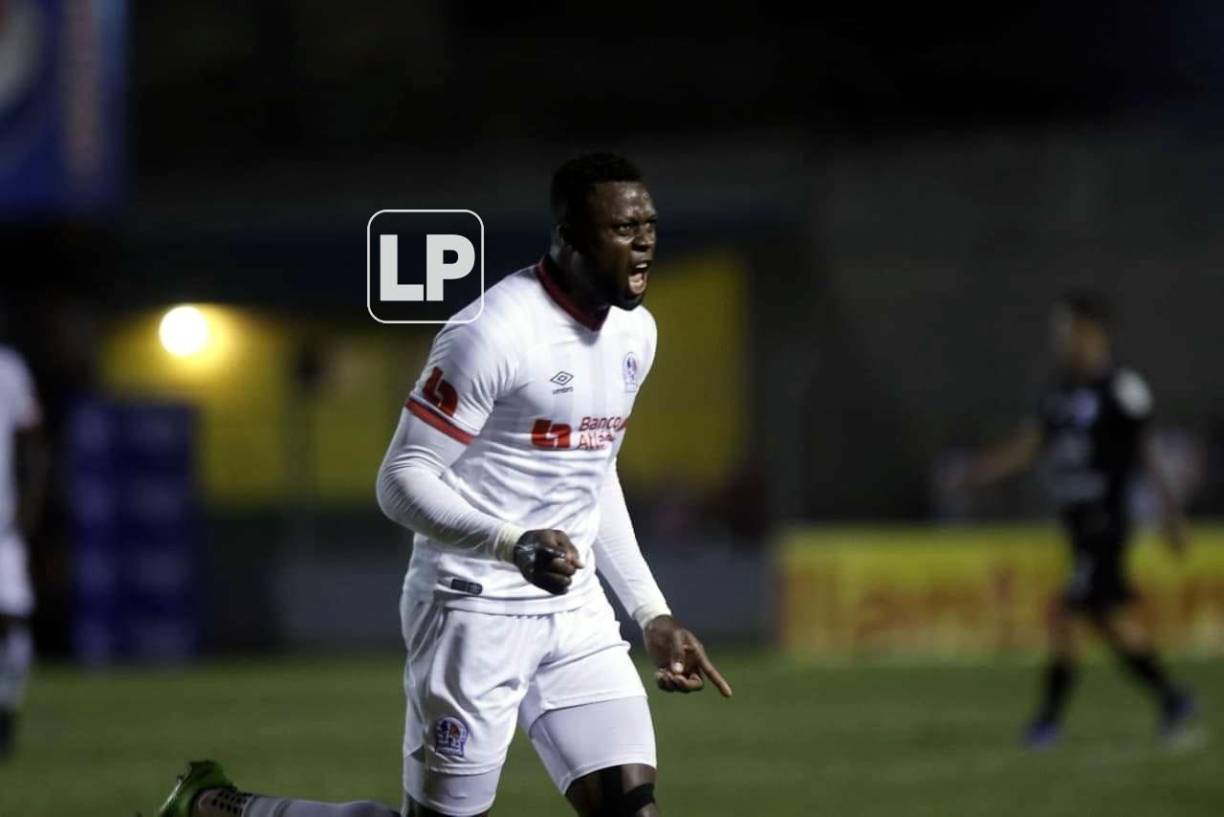El delantero colombiano celebrando su golazo frente al Honduras Progreso.