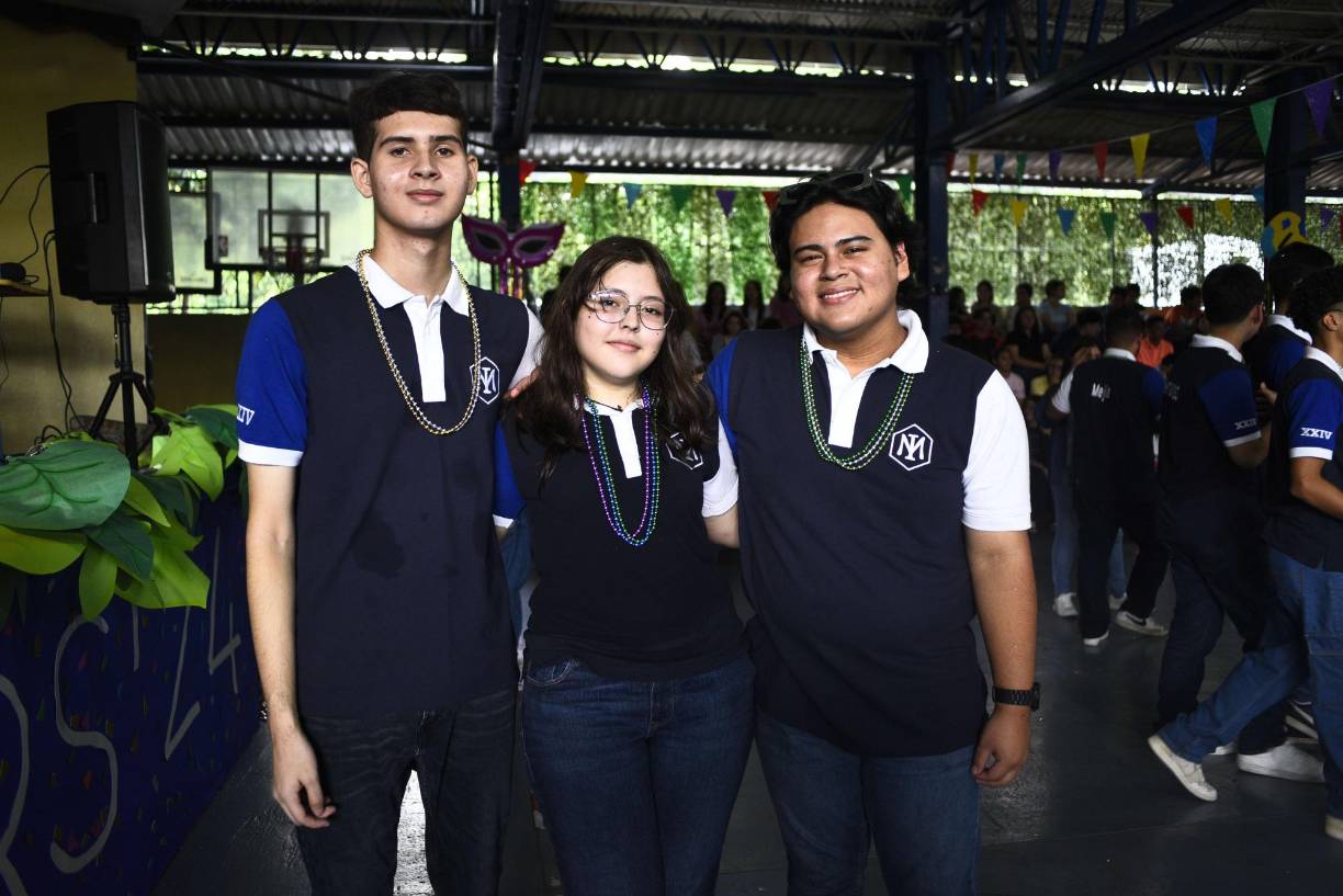 Adrián López, Valeria Rivera y José Agurcia
