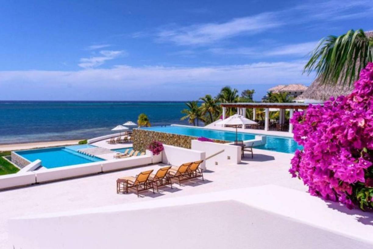 MIRA: <a href='https://www.laprensa.hn/fotogalerias/farandula/1221361-411/famosos-que-han-disfrutado-vacaciones-roatan-islas-de-la-bah%C3%ADa-honduras' style='color:red;text-decoration:underline' target='_blank'>Famosos que han disfrutado en Islas de la Bahía</a>