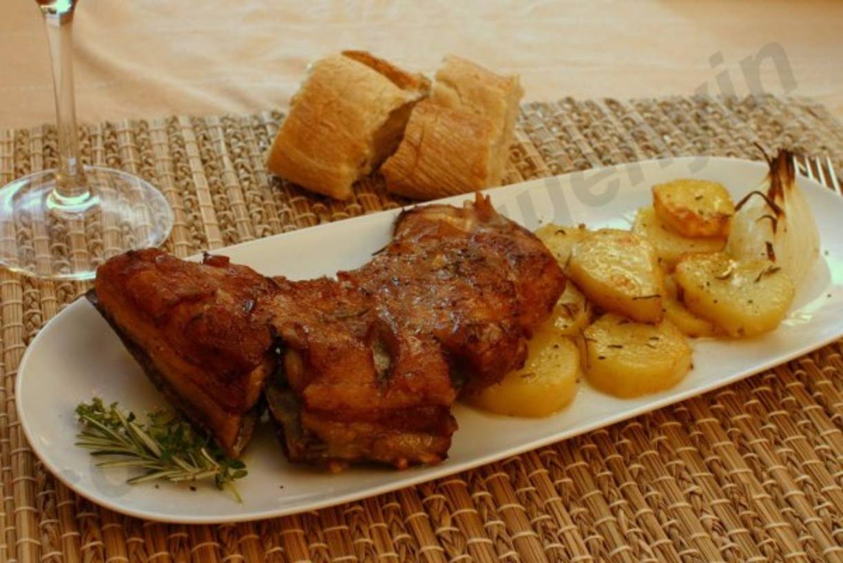 El cordero también forma parte de las 'carnes rojas'. El informe precisa que debe entenderse 'todos los tipos de carne provenientes de tejidos musculares' de mamíferos, incluyendo la carne vacuna, porcina, ovina, equina y caprina.