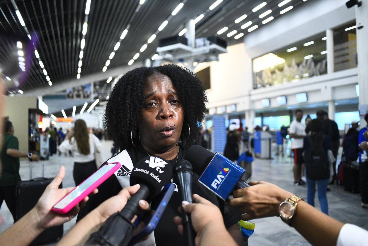 Al lanzarse al agua, les informó a sus compañeros que debían permanecer unidos hasta donde pudieran dar sus energías.