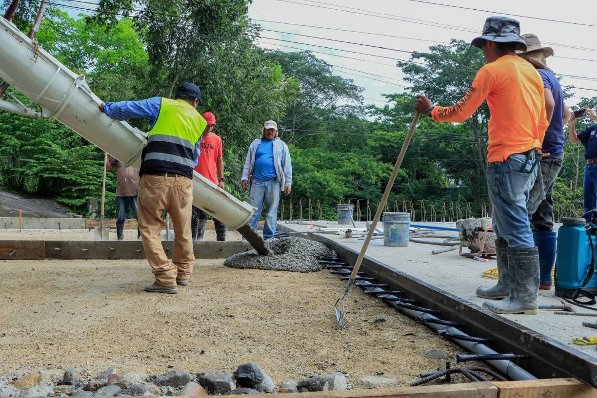 La alcaldía de San Pedro Sula publicó algunas imágenes de cómo va tomando forma esta obra de infraestructura vial en la capital industrial. 