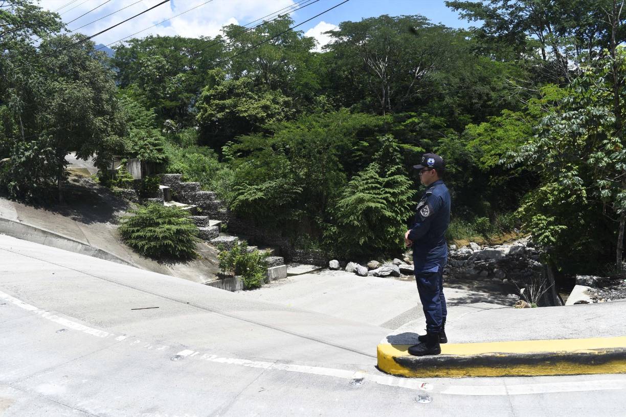 Lo anterior es parte del proyecto Mejoramiento del Vado Juan Lindo que costará a los sampedranos L11.7 millones y estará a cargo de la constructora Promotora de Desarrollo Inmobiliario SA de CV.