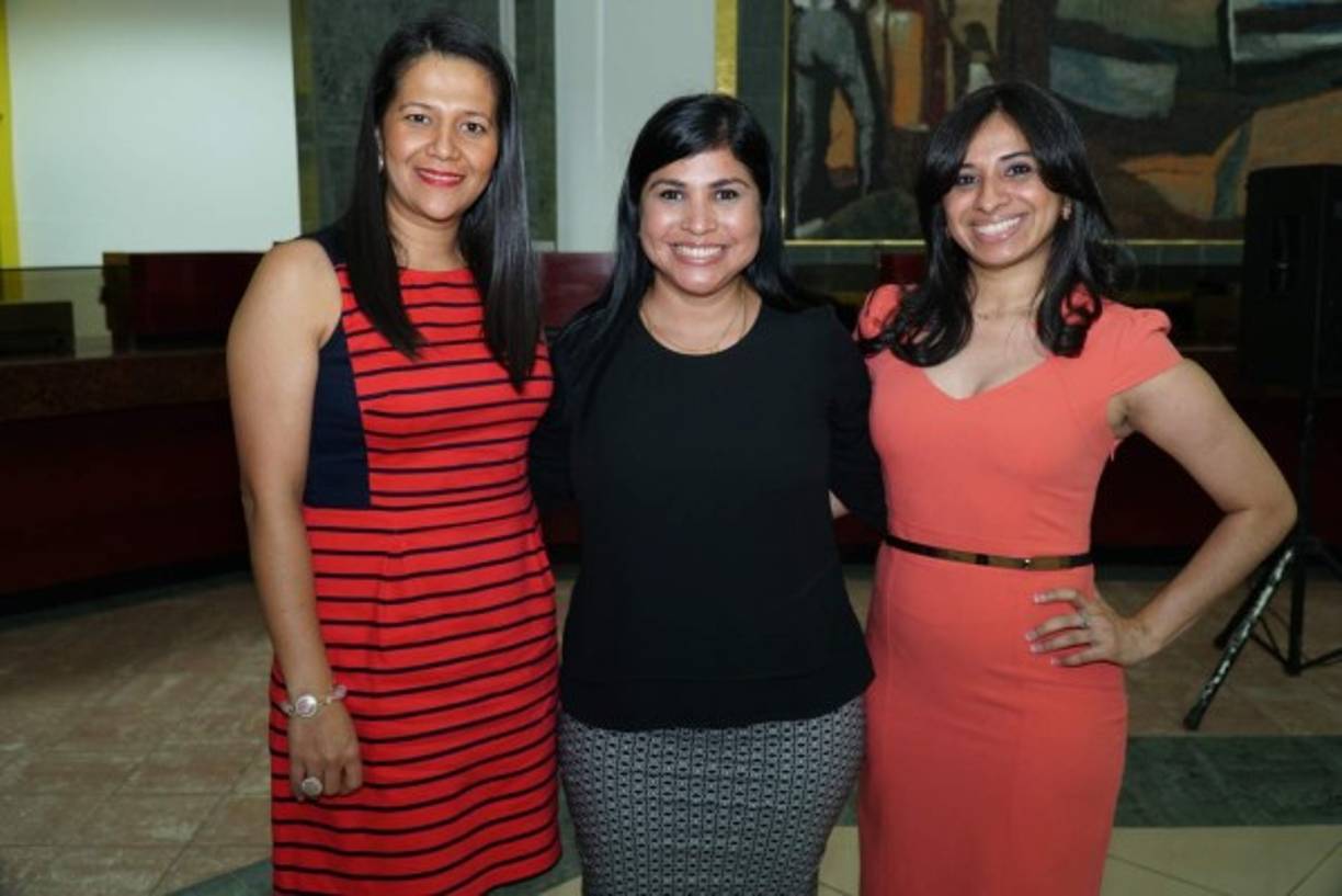 Wendy Fuentes, Vanesa Murillo y Claudia Morales.