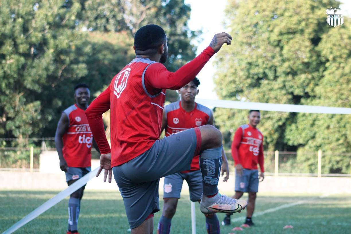 Los futbolistas del Vida continúan entrenando junto a la plantilla, pero de momento la directiva de los rojos no se ha vuelto a pronunciar sobre el caso.