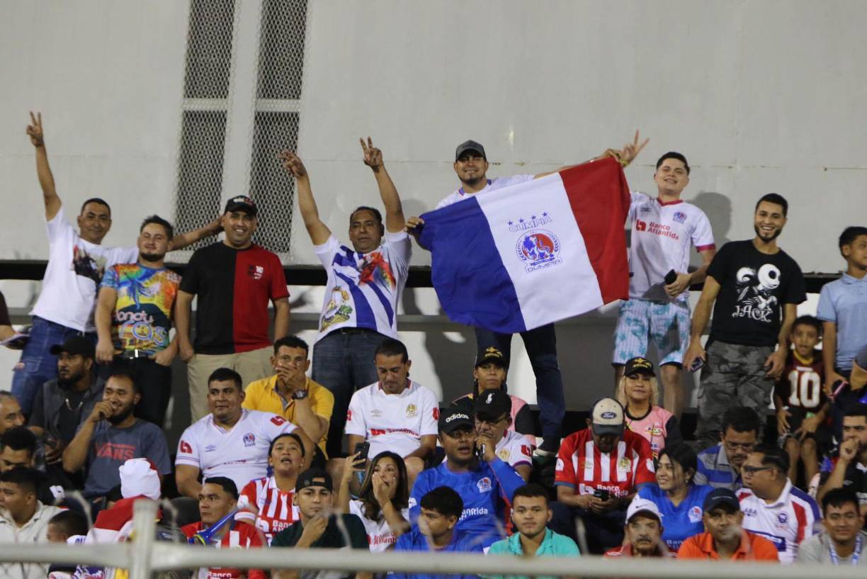 Génesis-Olimpia: Ambientazo, el “León” y chicas engalanan en Comayagua